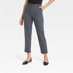 NWOT Women’s high rise regular fit tapered ankle knit pants - Herringbone gray